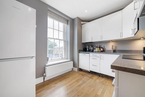 3 bedroom flat for sale, Ferndale Road, London SW9