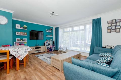 2 bedroom flat for sale, Stone Lane, Worthing