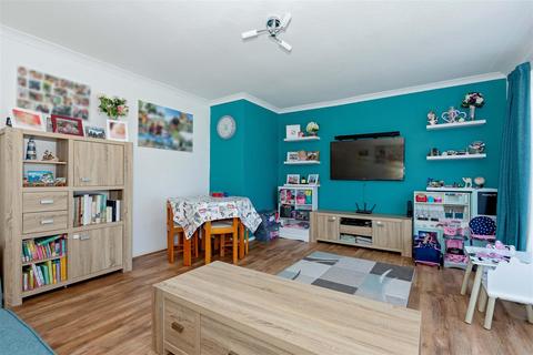 2 bedroom flat for sale, Stone Lane, Worthing