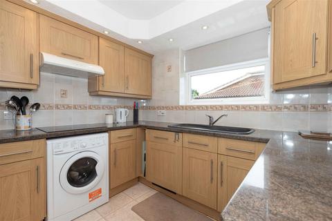 2 bedroom flat for sale, Lansdowne Road, Worthing