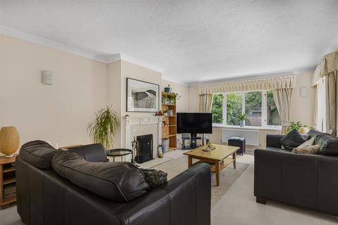 4 bedroom detached house for sale, Pinewood Drive, Caversham, Reading