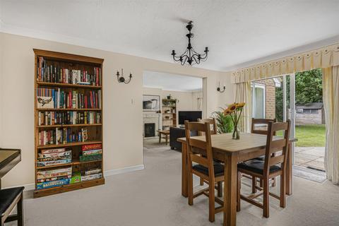 9 Pinewood Drive, Caversham, Reading, RG4 7LJ