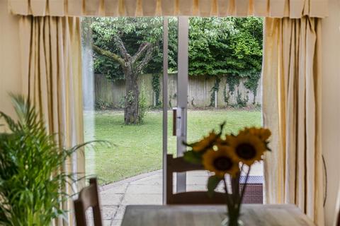 9 Pinewood Drive, Caversham, Reading, RG4 7LJ