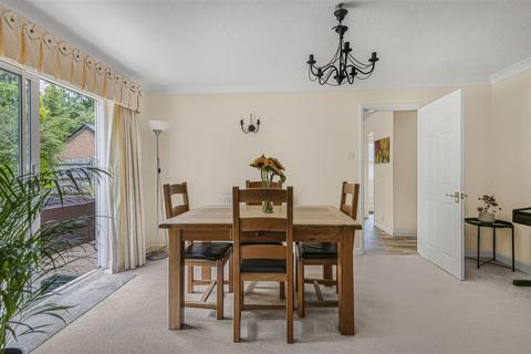 9 Pinewood Drive, Caversham, Reading, RG4 7LJ