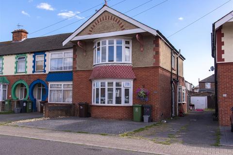 3 bedroom end of terrace house for sale, Chatsworth Avenue, Portsmouth