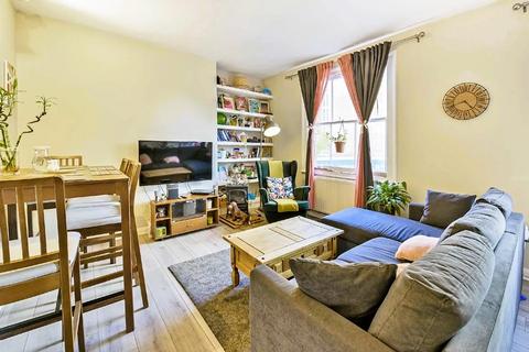 2 bedroom flat to rent, Coningham Road, Shepherds Bush, W12