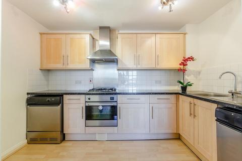 2 bedroom flat to rent, City View House, Bethnal Green Road, London