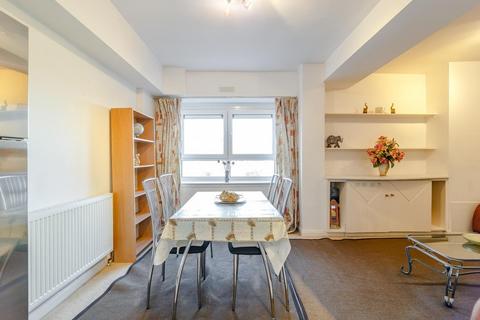 2 bedroom flat to rent, City View House, Bethnal Green Road, London