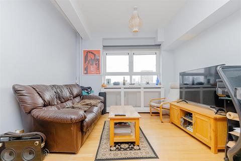 2 bedroom flat for sale, City View House, Bethnal Green Road, London