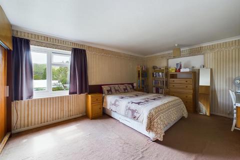 5 Farrow Drive, Corpach, Fort William, PH33 7JW