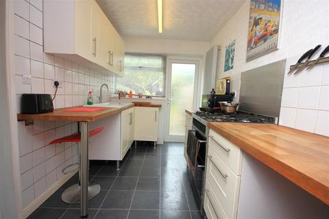 3 bedroom semi-detached house for sale, Shakespeare Road, Rushden NN10