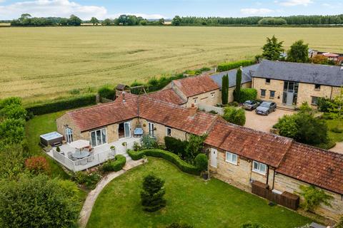 4 bedroom barn conversion for sale, Northfield Barns Drive, Deanshanger