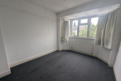 3 bedroom semi-detached house to rent, Sandringham Road,Great Barr