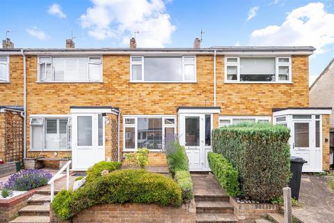 8 Dirdene Close, Epsom, KT17 4AY