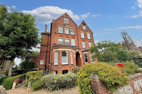 2 bedroom flat for sale, Blackwater Road, Eastbourne