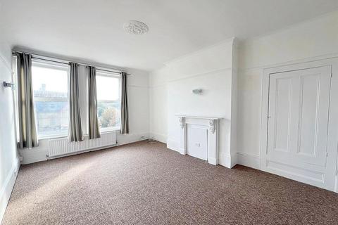 2 bedroom flat for sale, Blackwater Road, Eastbourne