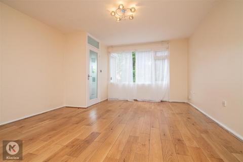 3 bedroom end of terrace house to rent, Linkswood Close, Birmingham B13