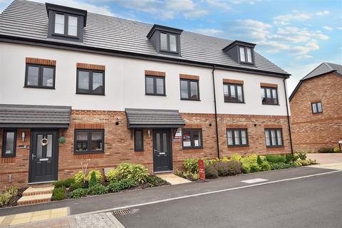 3 bedroom townhouse for sale, Dornoch Road, Corby NN17