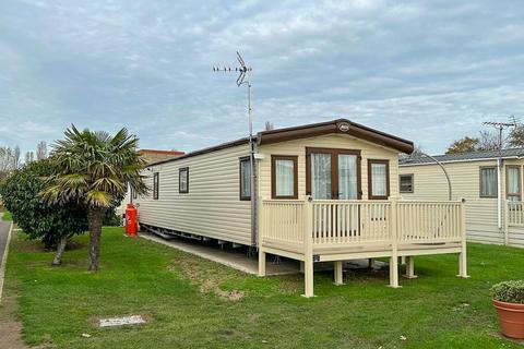 2 bedroom park home for sale, Poplars Way, Naze Marine Holiday Park, Walton-on-the-Naze, Walton-on-the-Naze