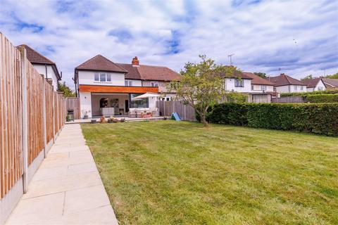 10 Buxton Road, Theydon Bois, Epping, CM16 7HD