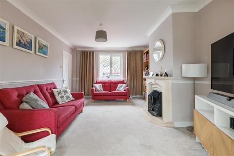 10 Buxton Road, Theydon Bois, Epping, CM16 7HD