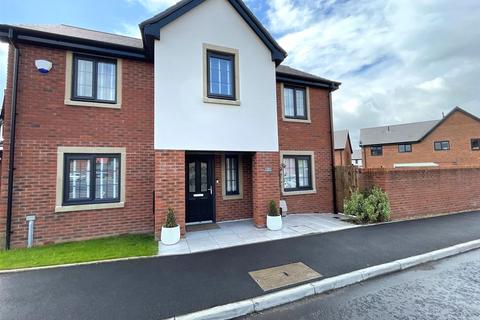 4 bedroom detached house for sale, Hewlett Way, Westhoughton, Bolton