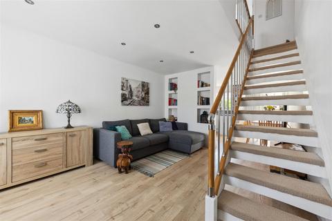 64 Anthony Road, London, SE25 5HB