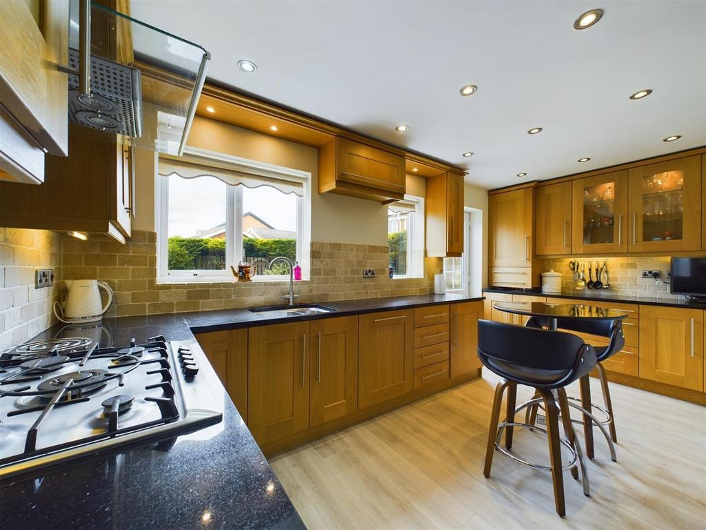 Kitchen 5.jpg