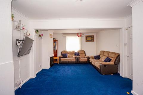 10 Eversley Crescent, St Leonards-on-sea, TN37 6QF