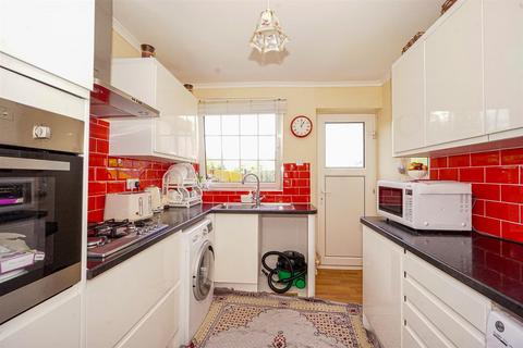 10 Eversley Crescent, St Leonards-on-sea, TN37 6QF