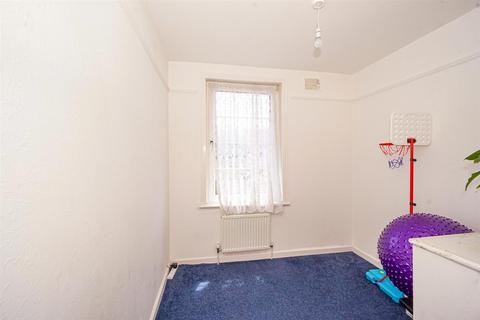 10 Eversley Crescent, St Leonards-on-sea, TN37 6QF