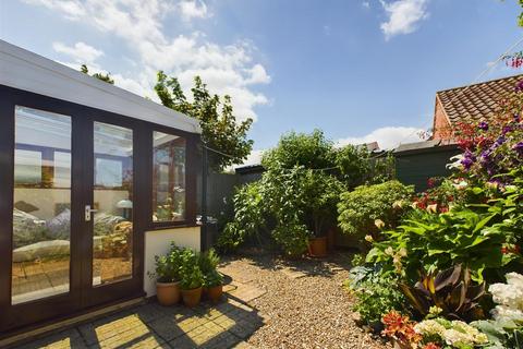 2 bedroom terraced bungalow for sale, Beach Close, Overstrand, Cromer