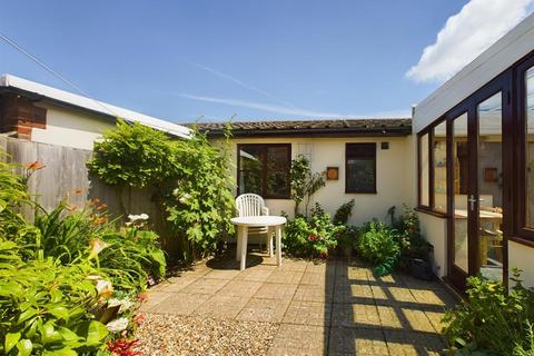 7 Beach Close, Overstrand, Cromer, NR27 0PJ