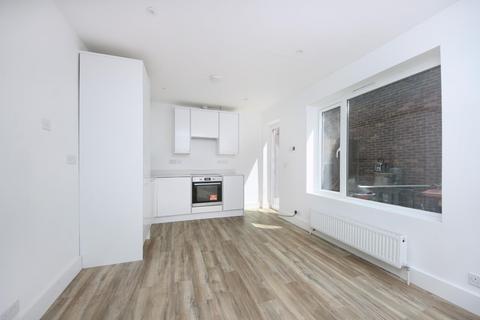 1 bedroom flat for sale, The Avenue, West Ealing