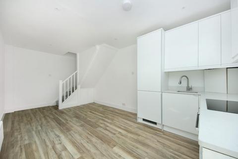 1 bedroom flat for sale, The Avenue, West Ealing