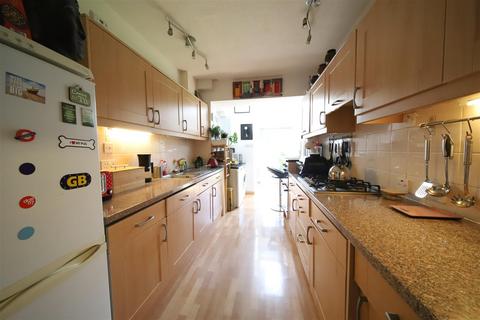 6 bedroom semi-detached house for sale, Osidge Lane, Southgate, London