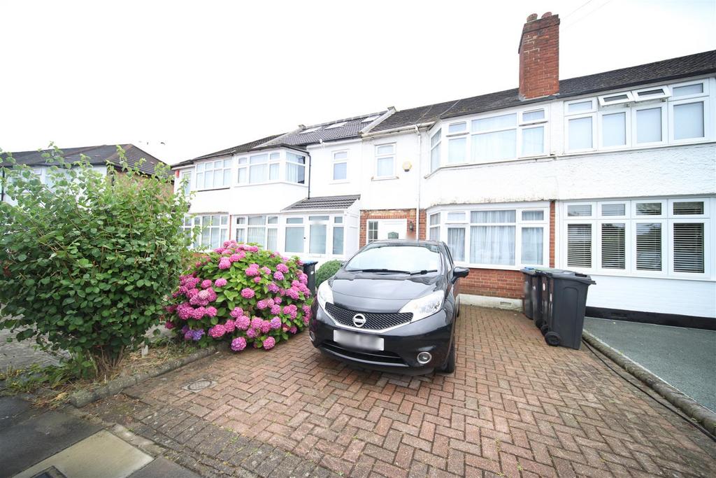 Crest Drive, Enfield 3 bed terraced house for sale £440,000