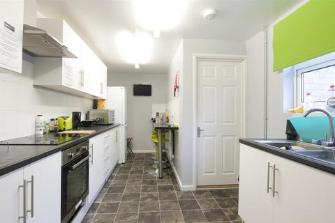 1 bedroom in a house share to rent, Wisden Road, Stevenage