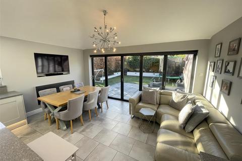 11 Meadowcroft, Heswall, Wirral, CH60 1UT