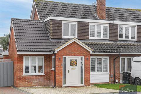 3 bedroom semi-detached house for sale, Perrysfield Road, Cheshunt