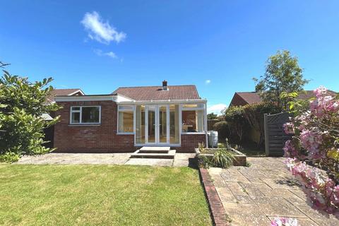 2 bedroom detached bungalow for sale, Queens Close, Freshwater