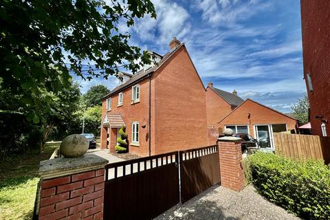 5 bedroom detached house for sale, Chestnut Grove, Tewkesbury GL20