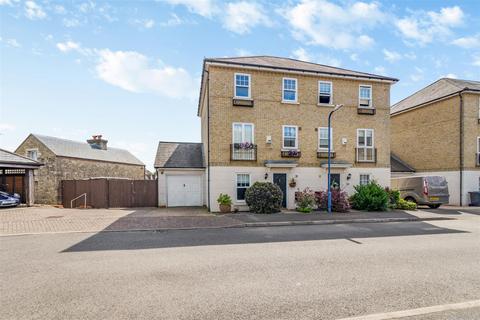 4 bedroom townhouse for sale, Saffron Close, Maidstone