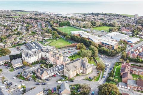 3 bedroom apartment for sale, James Walk, Bexhill-On-Sea