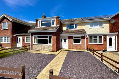 4 bedroom house for sale, Osprey Green, Oulton Broad, Lowestoft, Suffolk, NR33