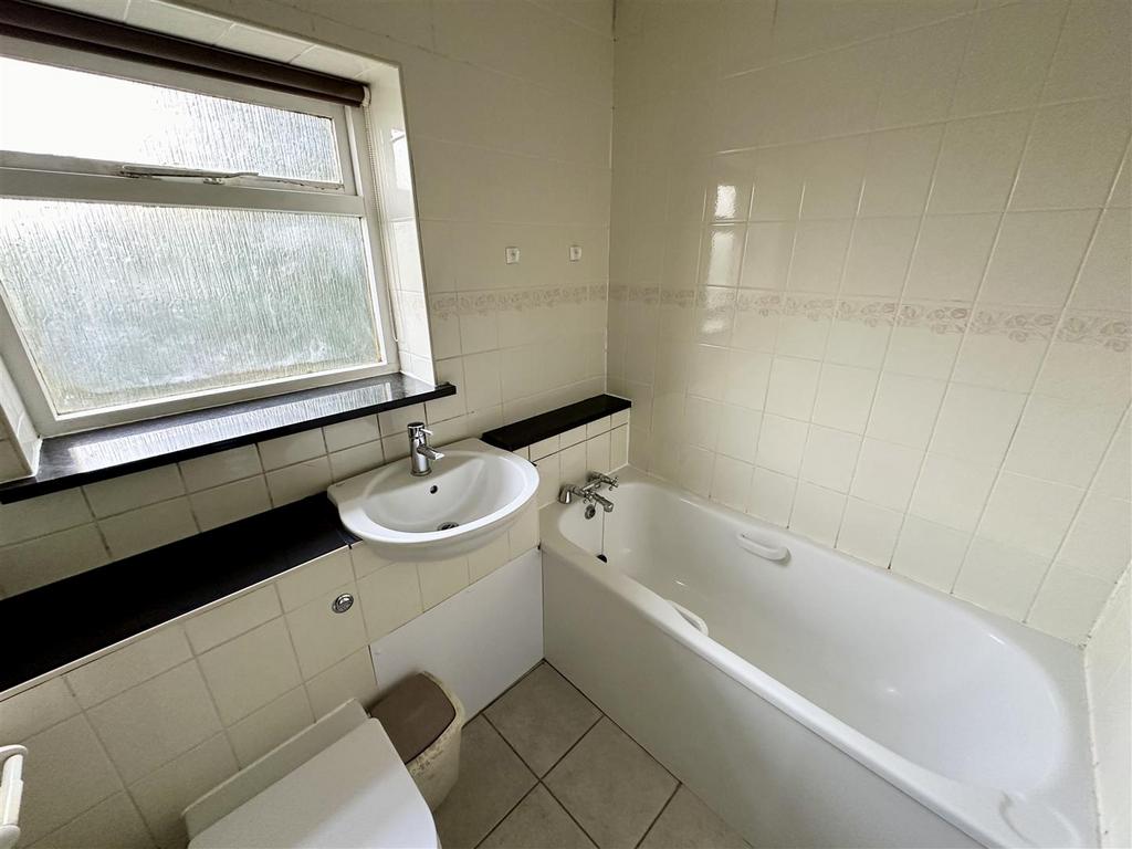 Bathroom.JPEG