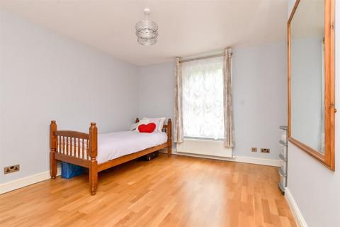 201 Godstone Road, Kenley, CR8 5BN