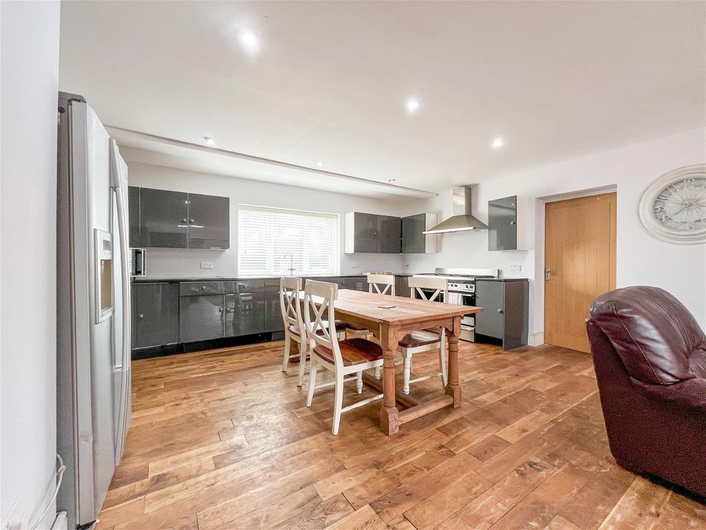 Watwood Road, Shirley, Solihull, West... 4 bed semidetached house for