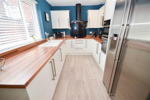 3 bedroom semi-detached house for sale, Butsfield Gardens, Tunstall