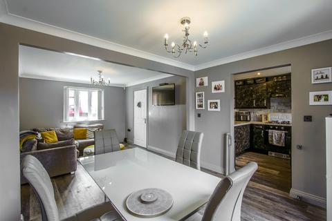 23 Biddlesden Road, Yeovil, BA21 3UX